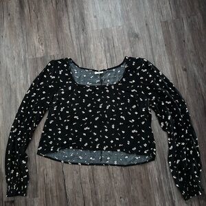 Other Follow- black long sleeve crop top blouse